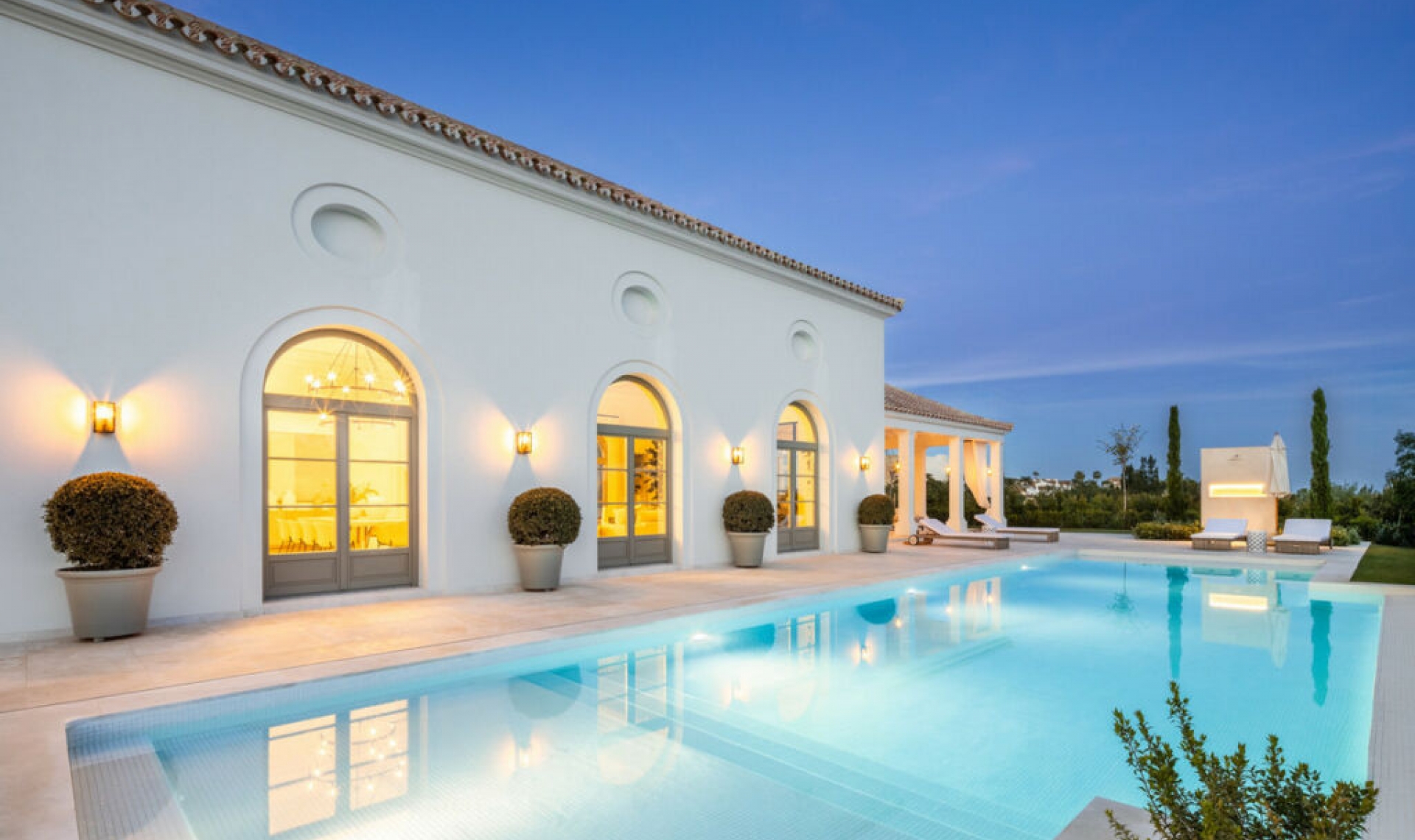 Resale - House -
Nueva Andalucía