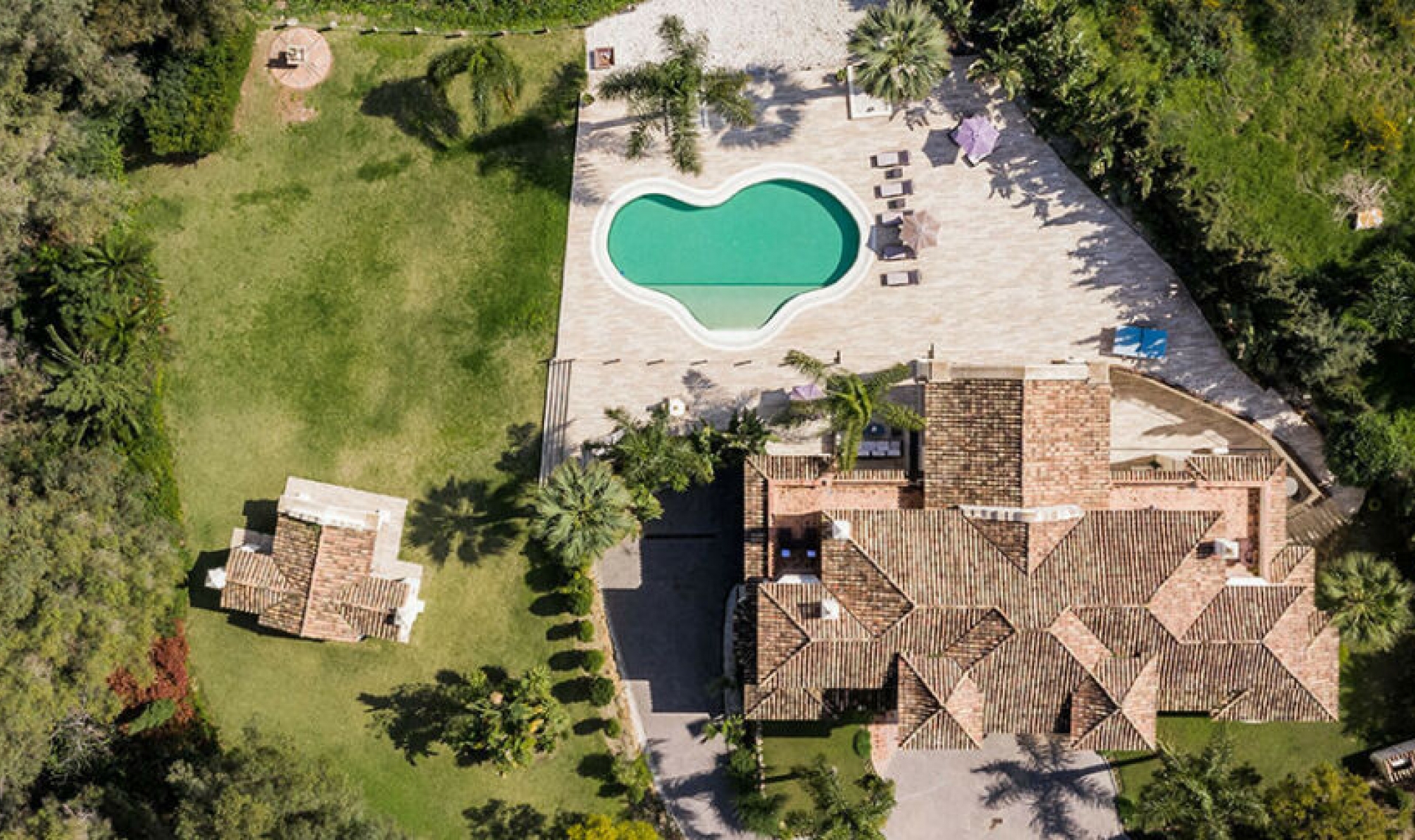 Resale - House -
Nueva Andalucía