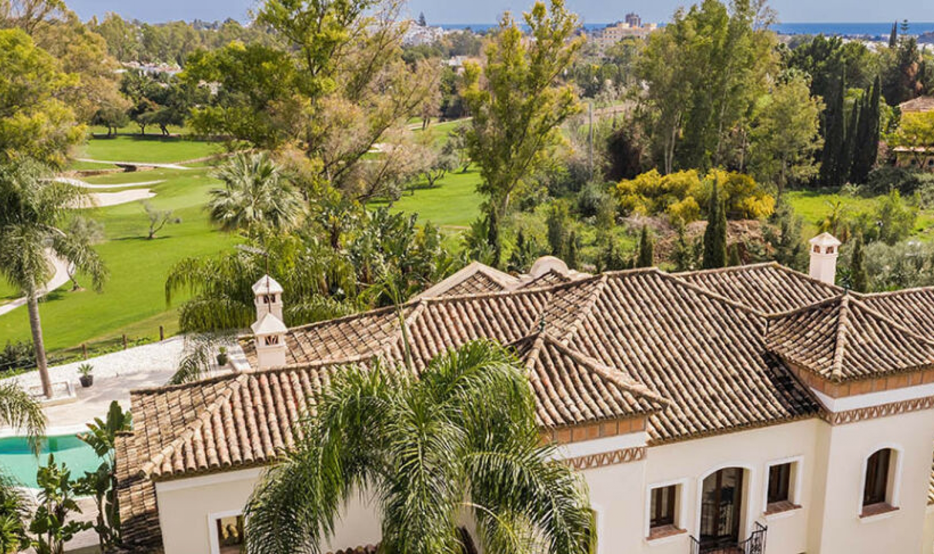 Resale - House -
Nueva Andalucía