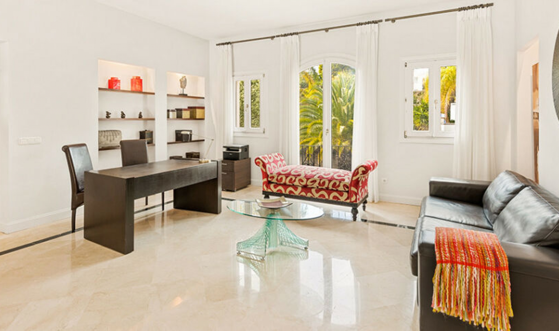 Resale - House -
Nueva Andalucía