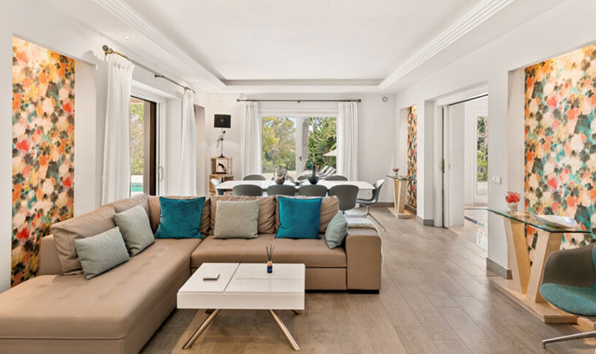 Resale - House -
Nueva Andalucía