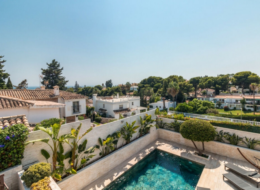 Resale - House -
Nueva Andalucía