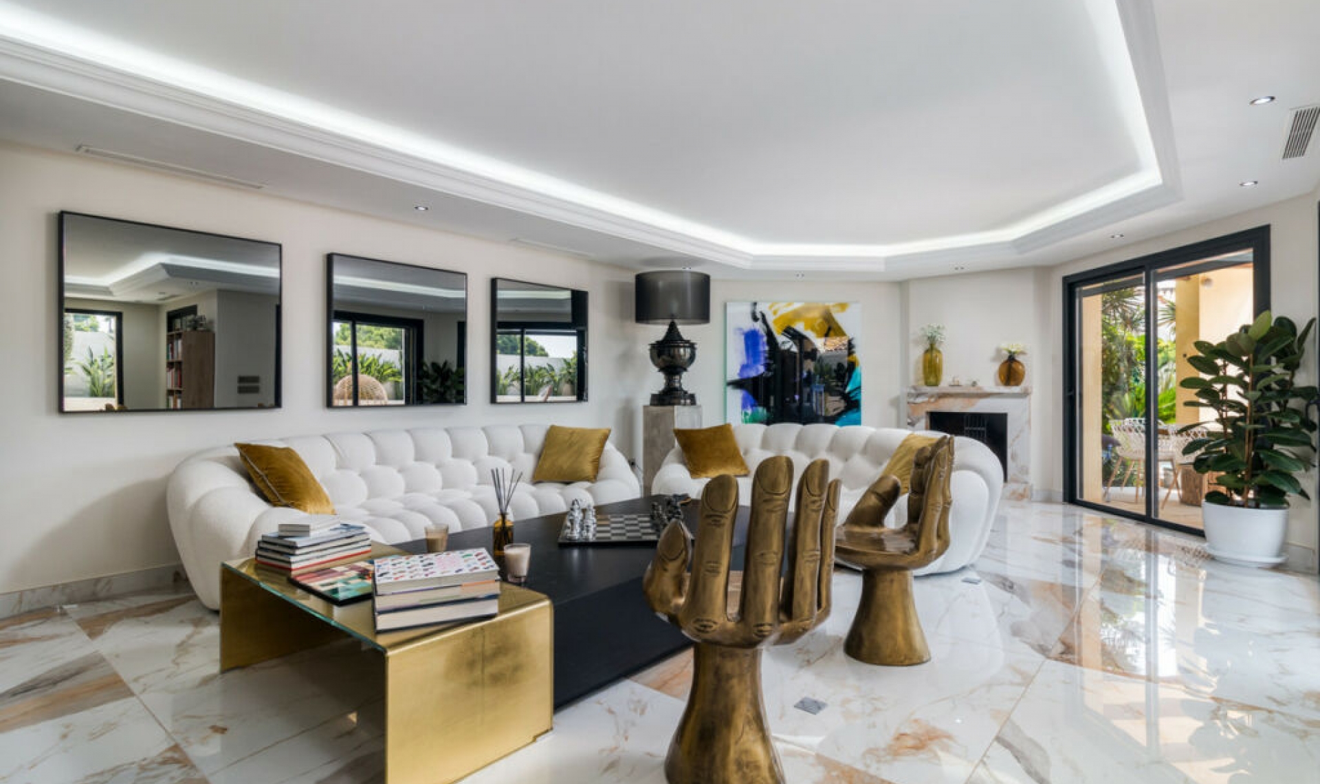 Resale - House -
Nueva Andalucía