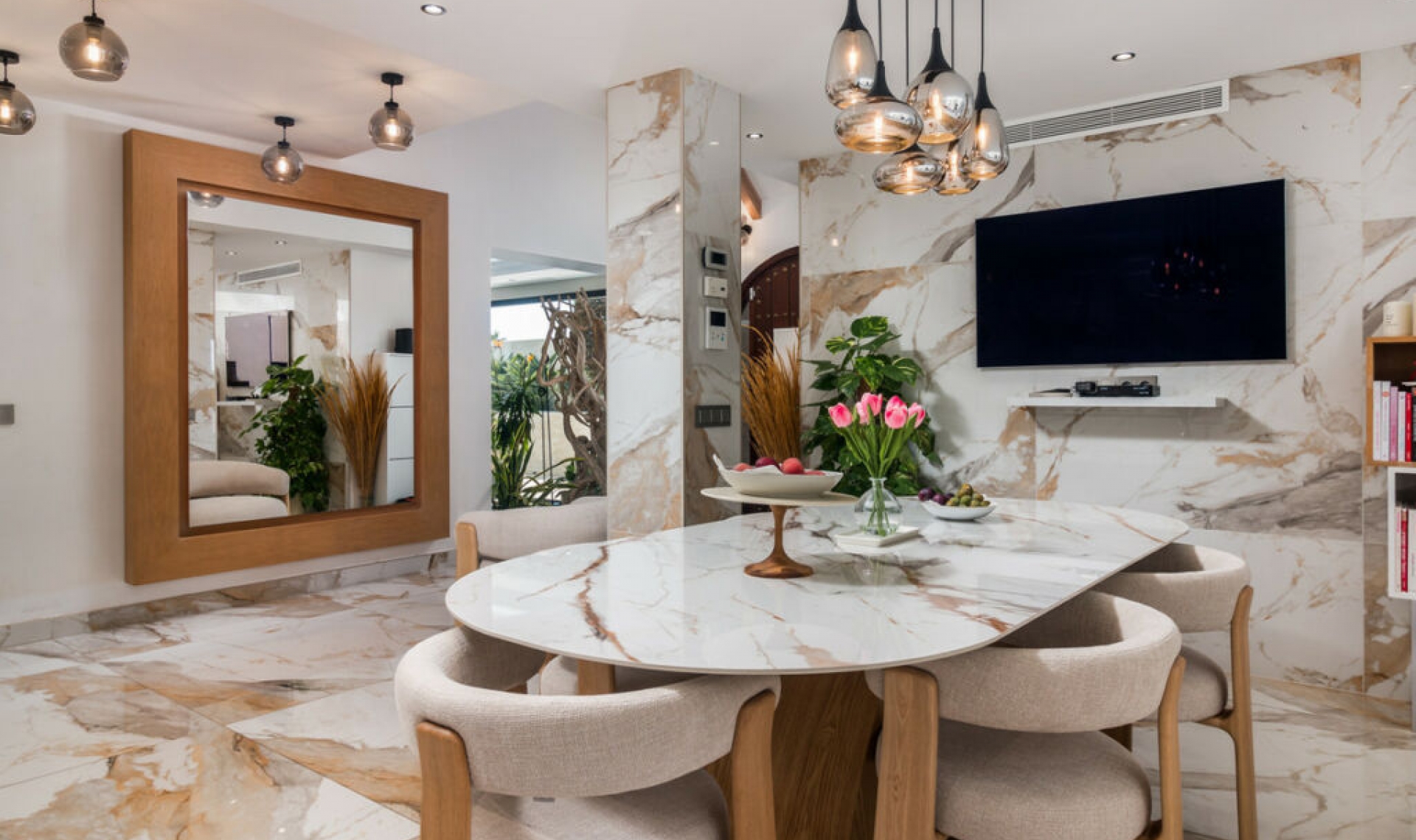 Resale - House -
Nueva Andalucía