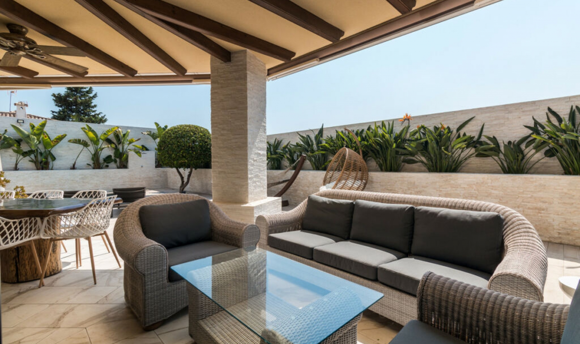 Resale - House -
Nueva Andalucía