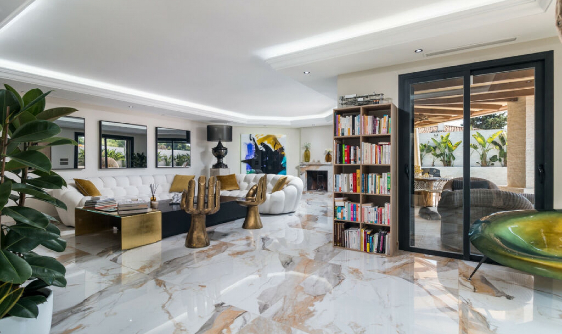 Resale - House -
Nueva Andalucía