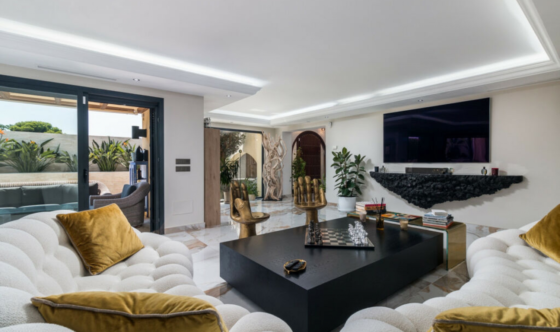 Resale - House -
Nueva Andalucía