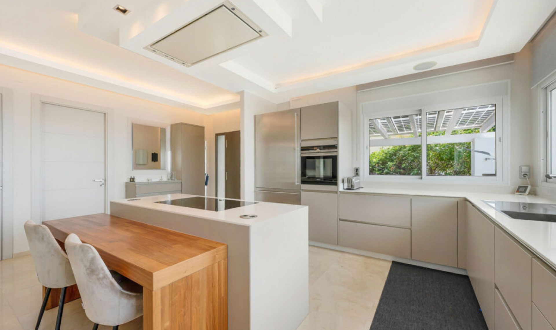 Resale - House -
Nueva Andalucía