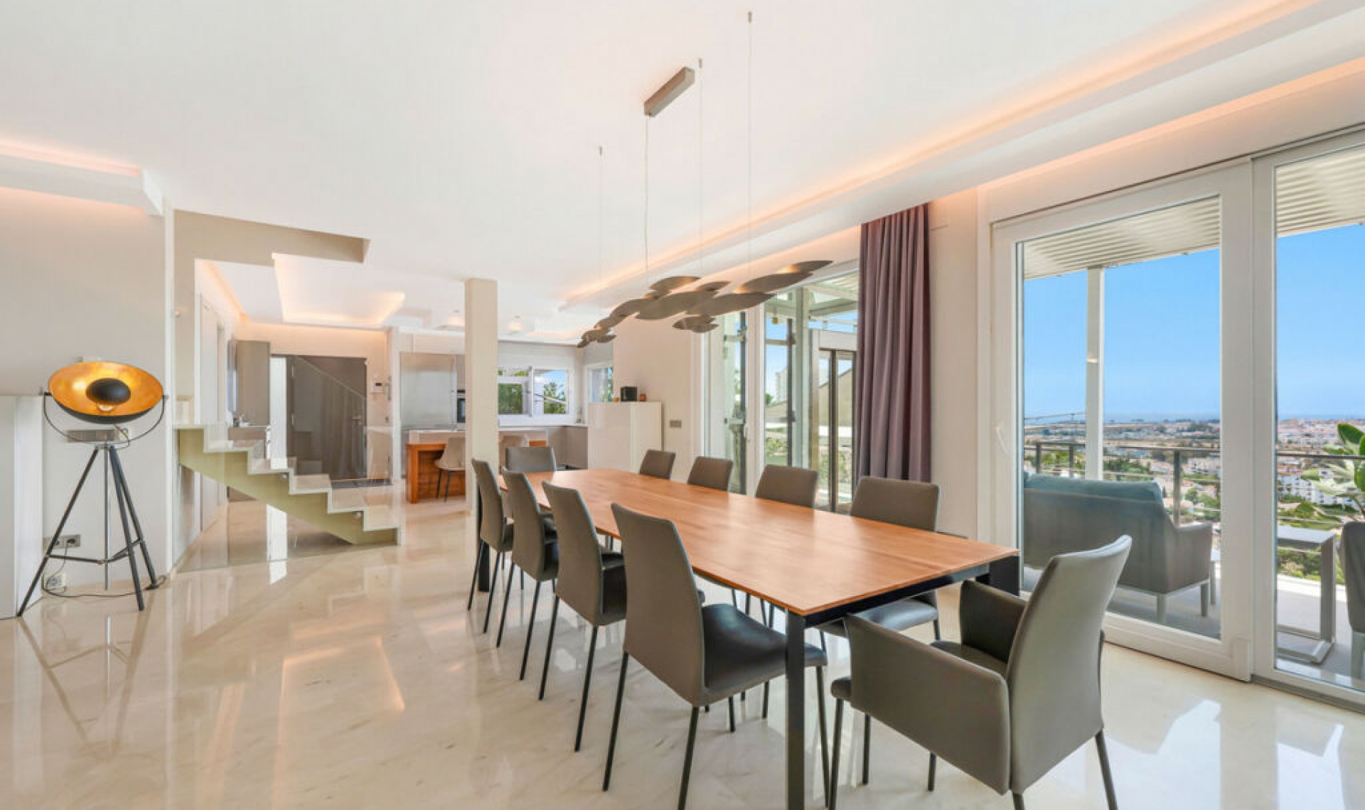 Resale - House -
Nueva Andalucía