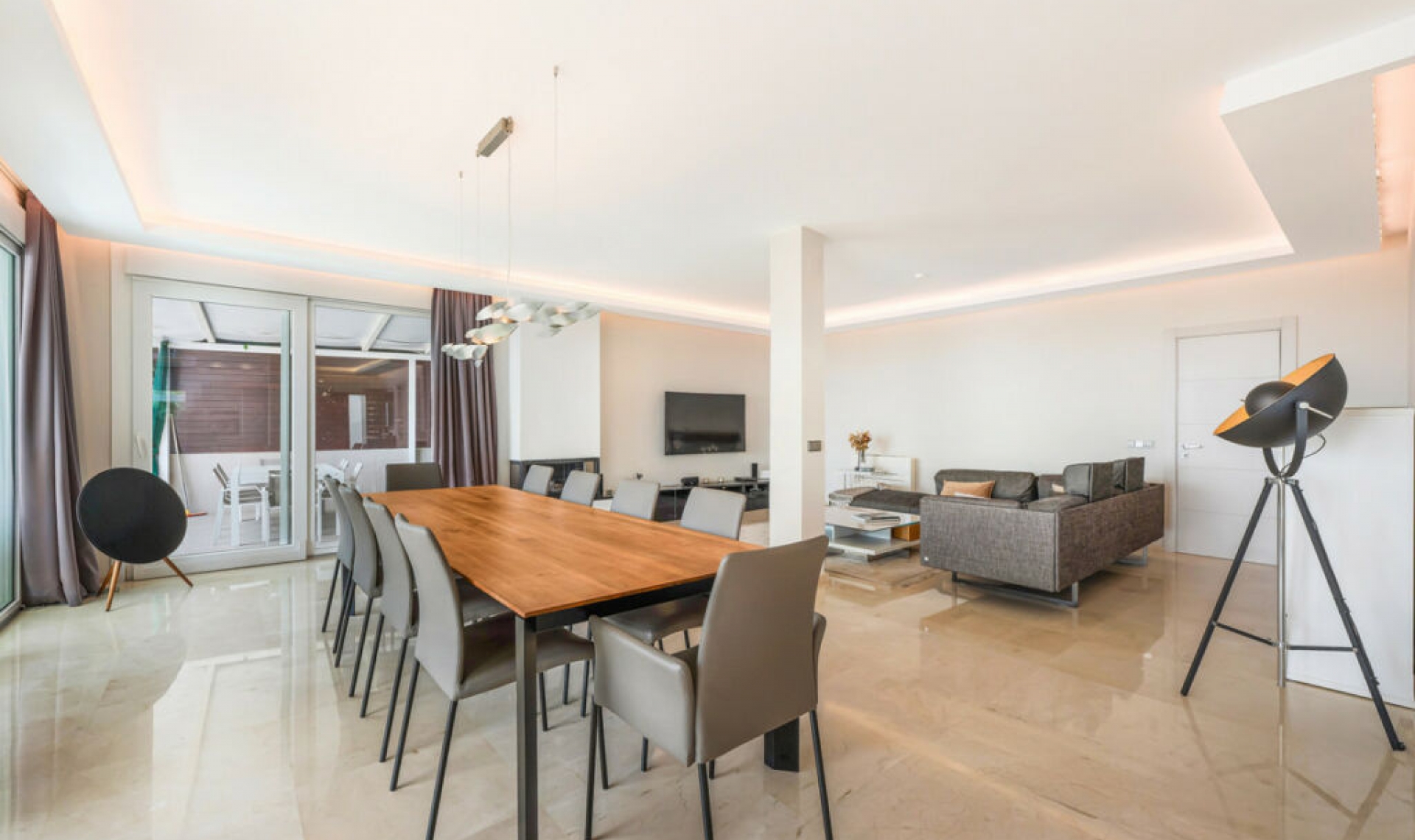 Resale - House -
Nueva Andalucía