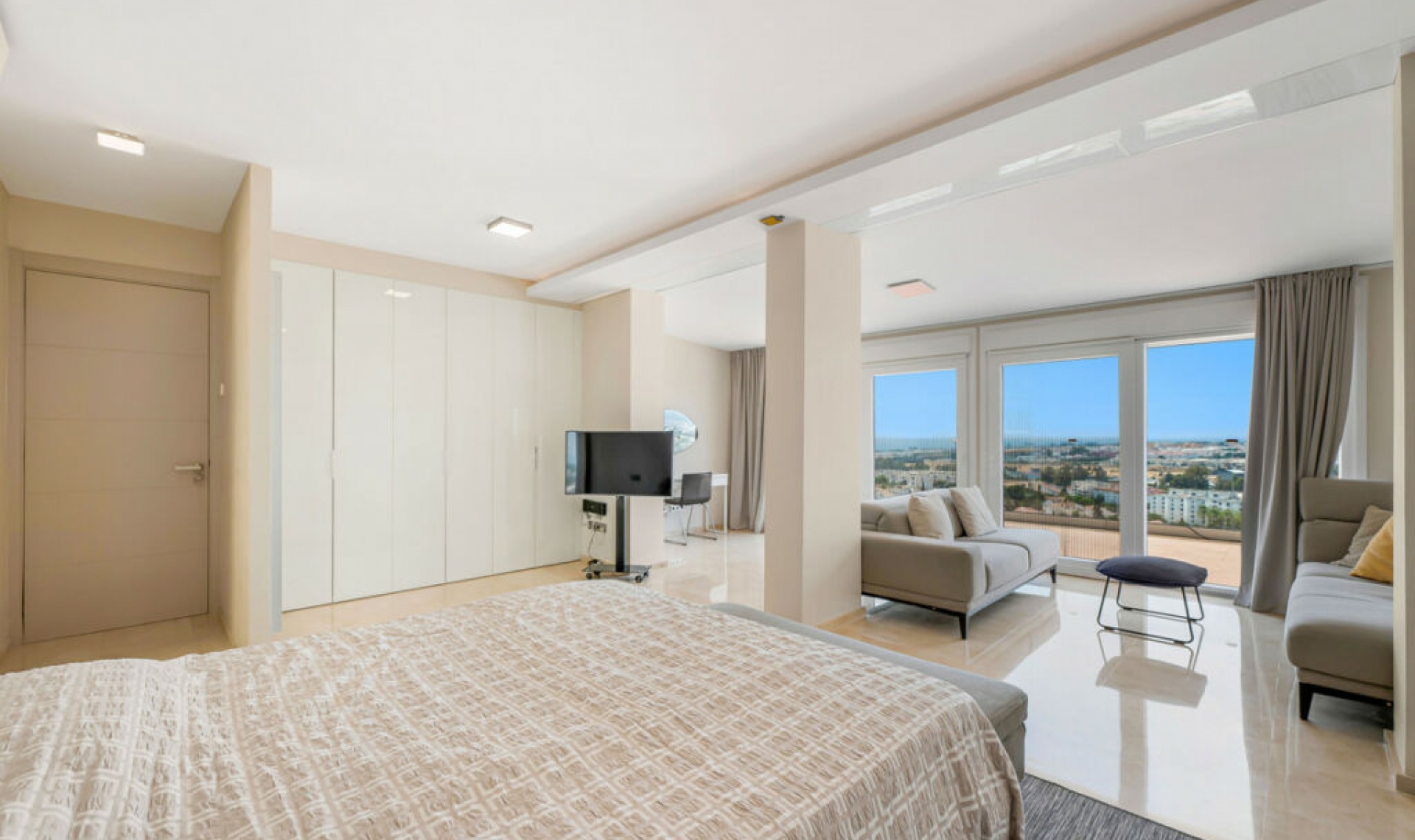 Resale - House -
Nueva Andalucía