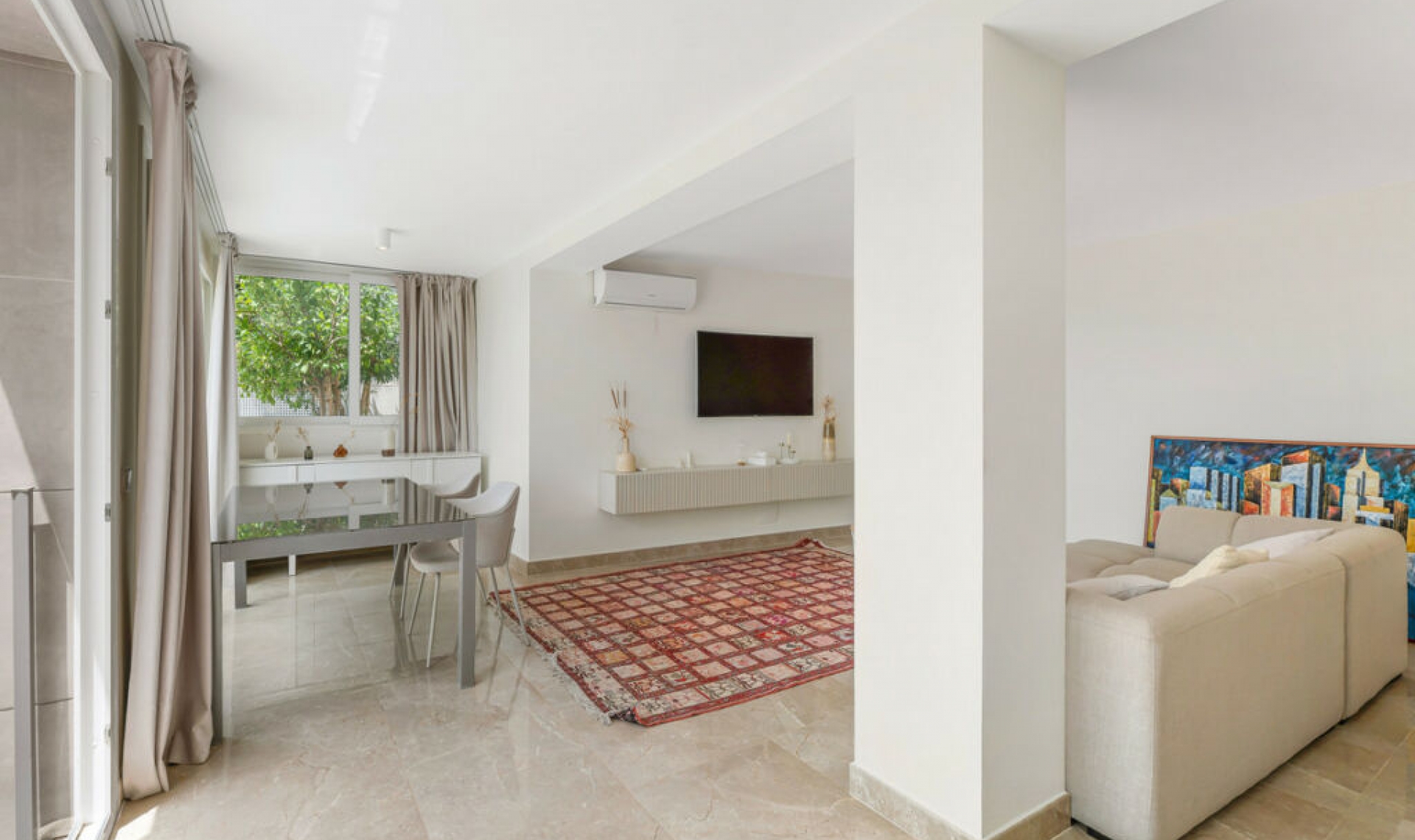 Resale - House -
Nueva Andalucía