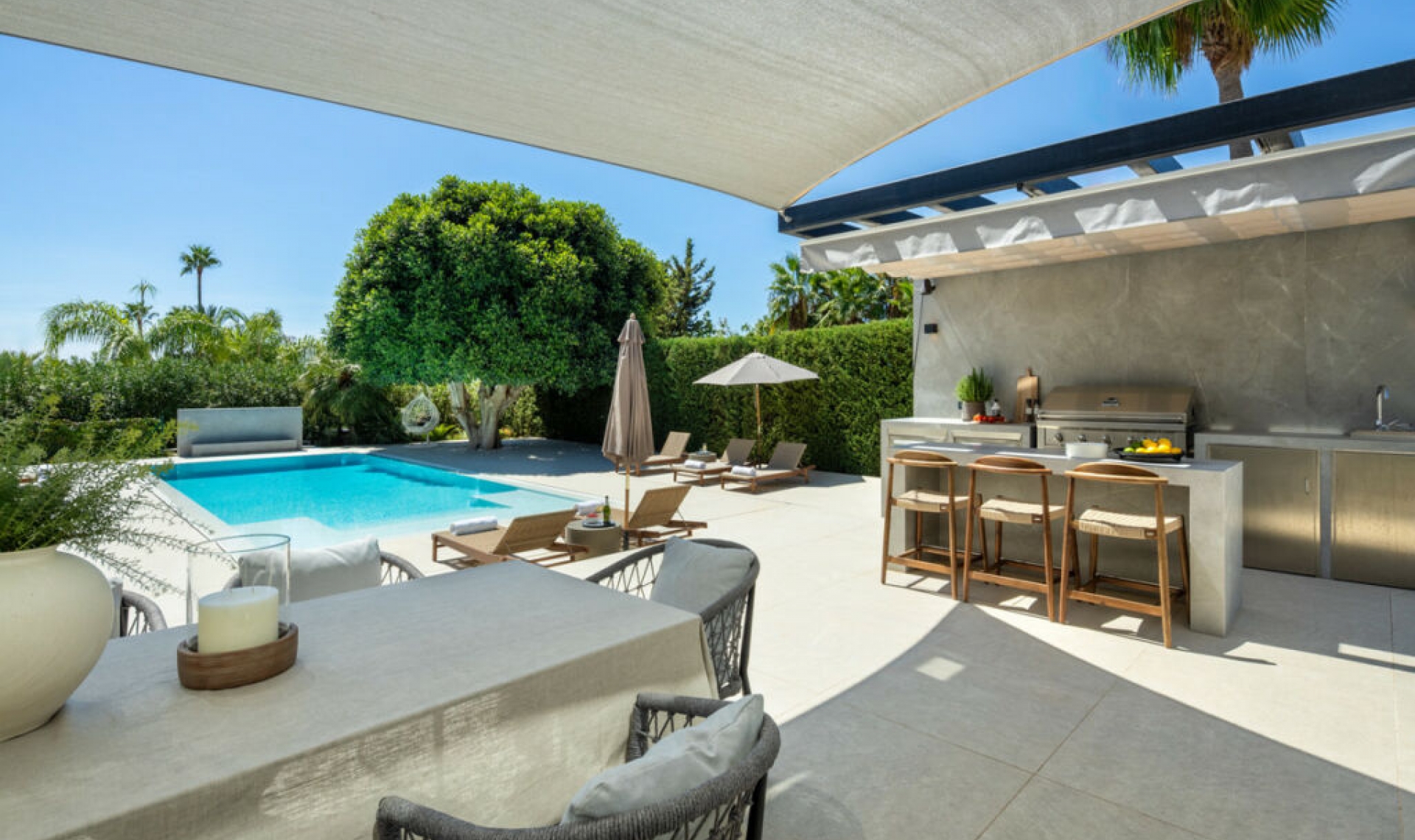 Resale - House -
Nueva Andalucía