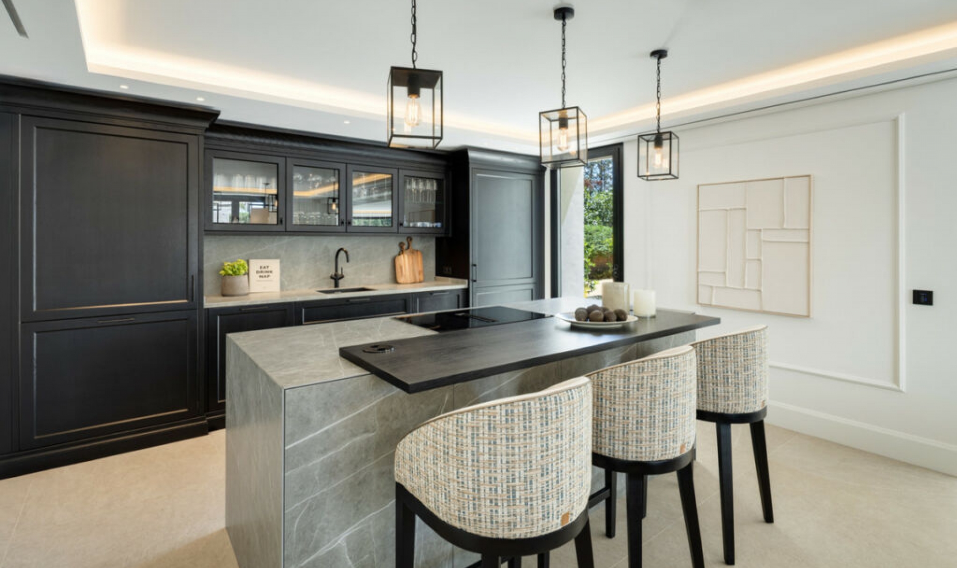 Resale - House -
Nueva Andalucía