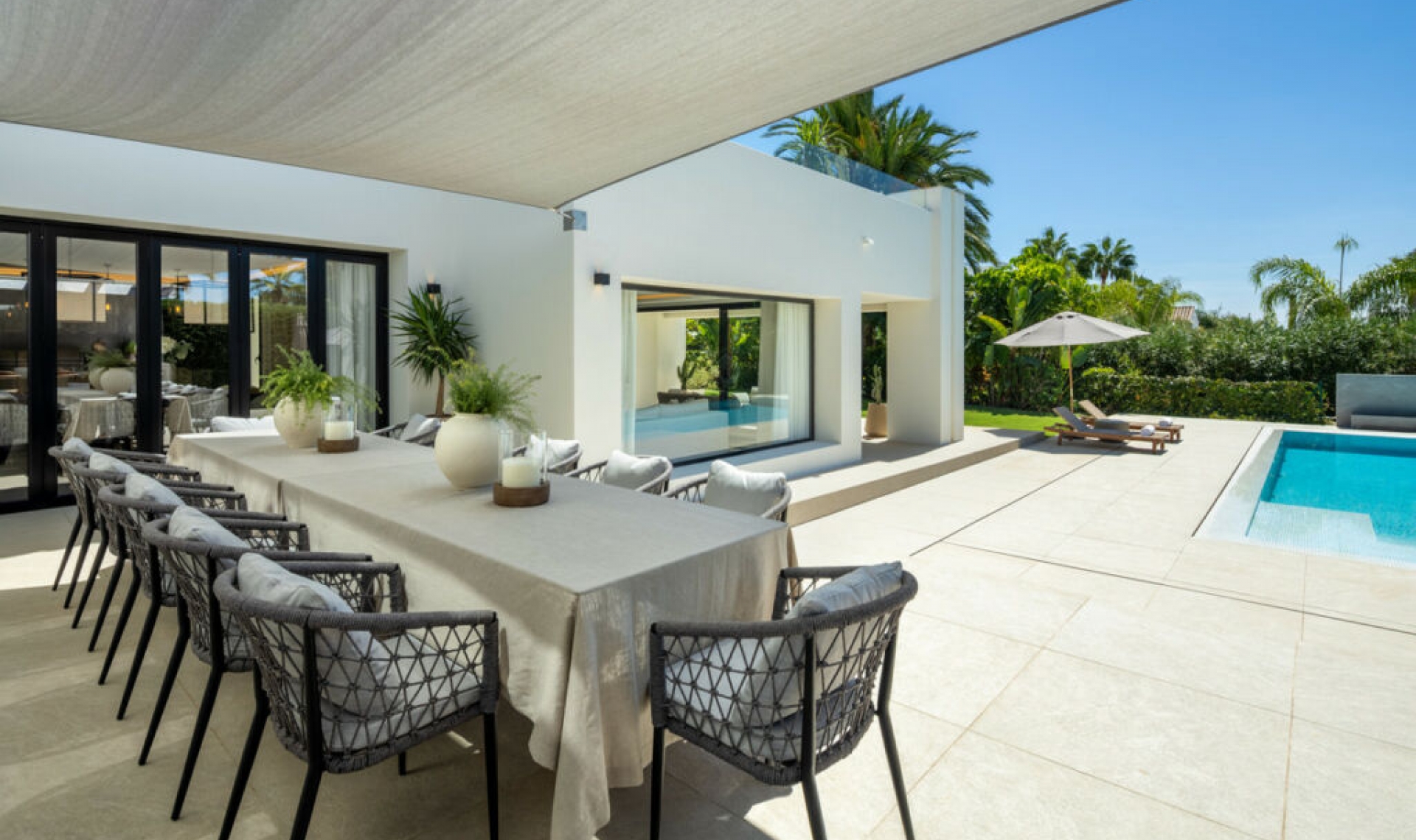 Resale - House -
Nueva Andalucía