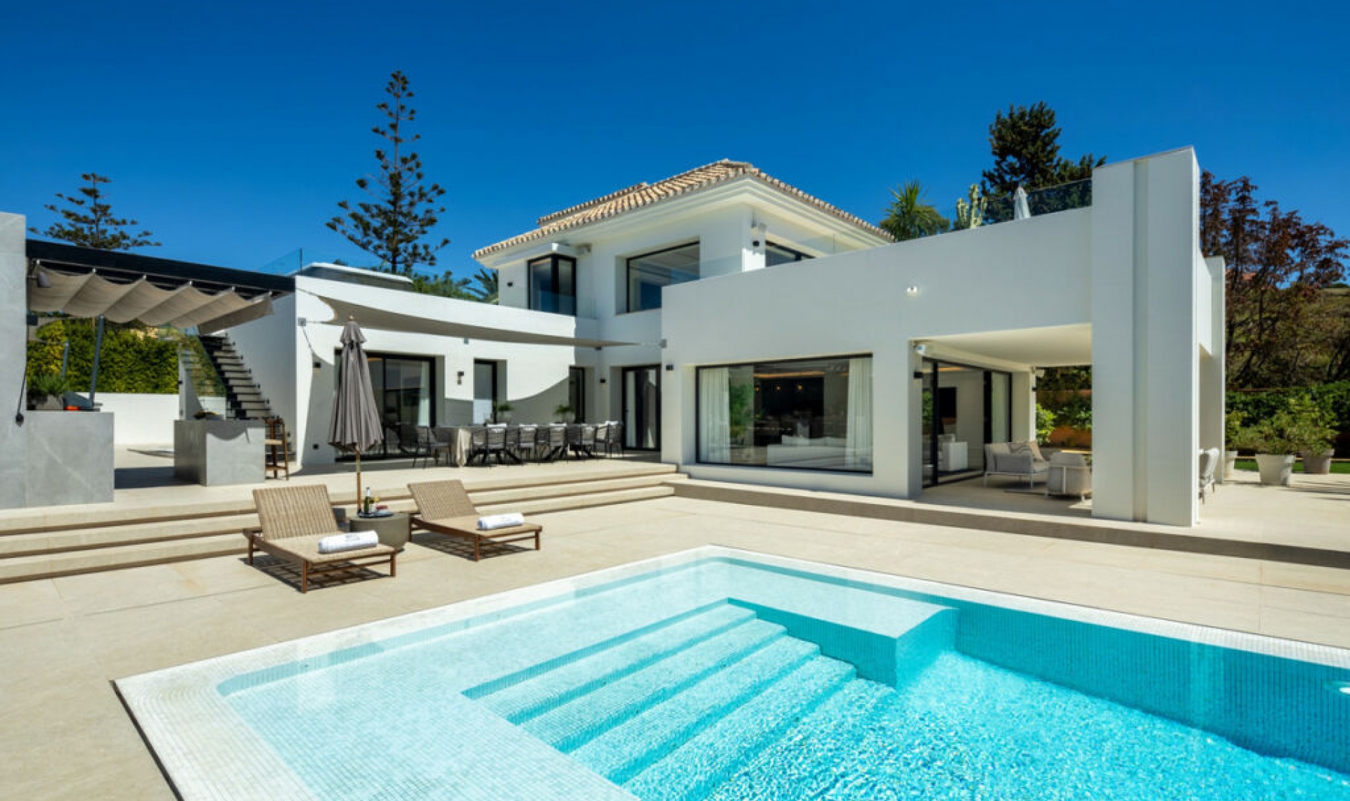 Resale - House -
Nueva Andalucía