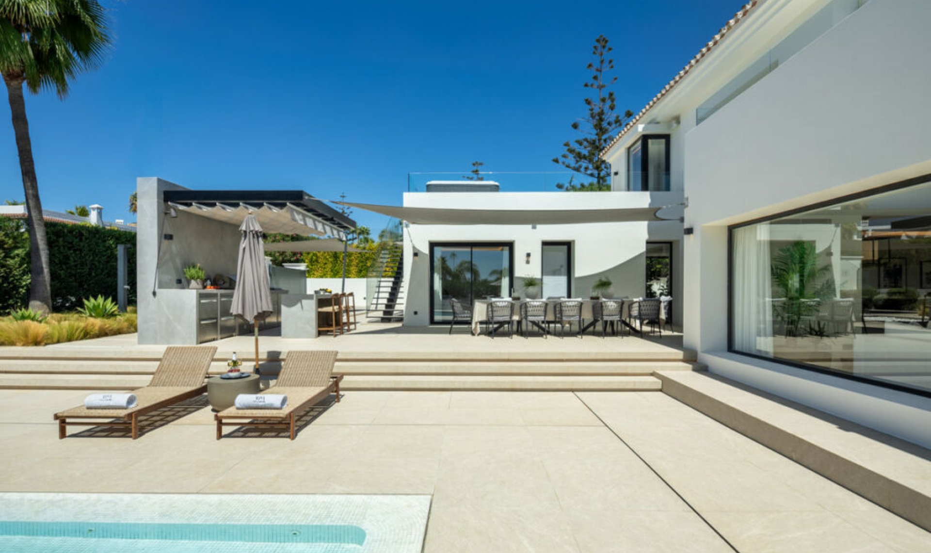 Resale - House -
Nueva Andalucía