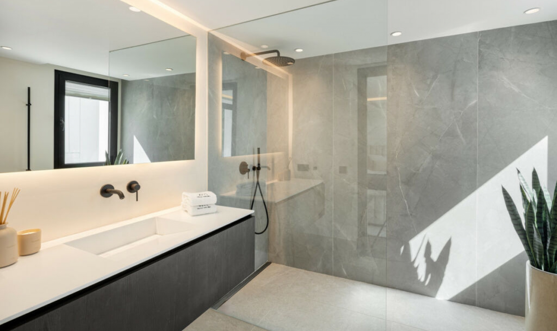 Resale - House -
Nueva Andalucía