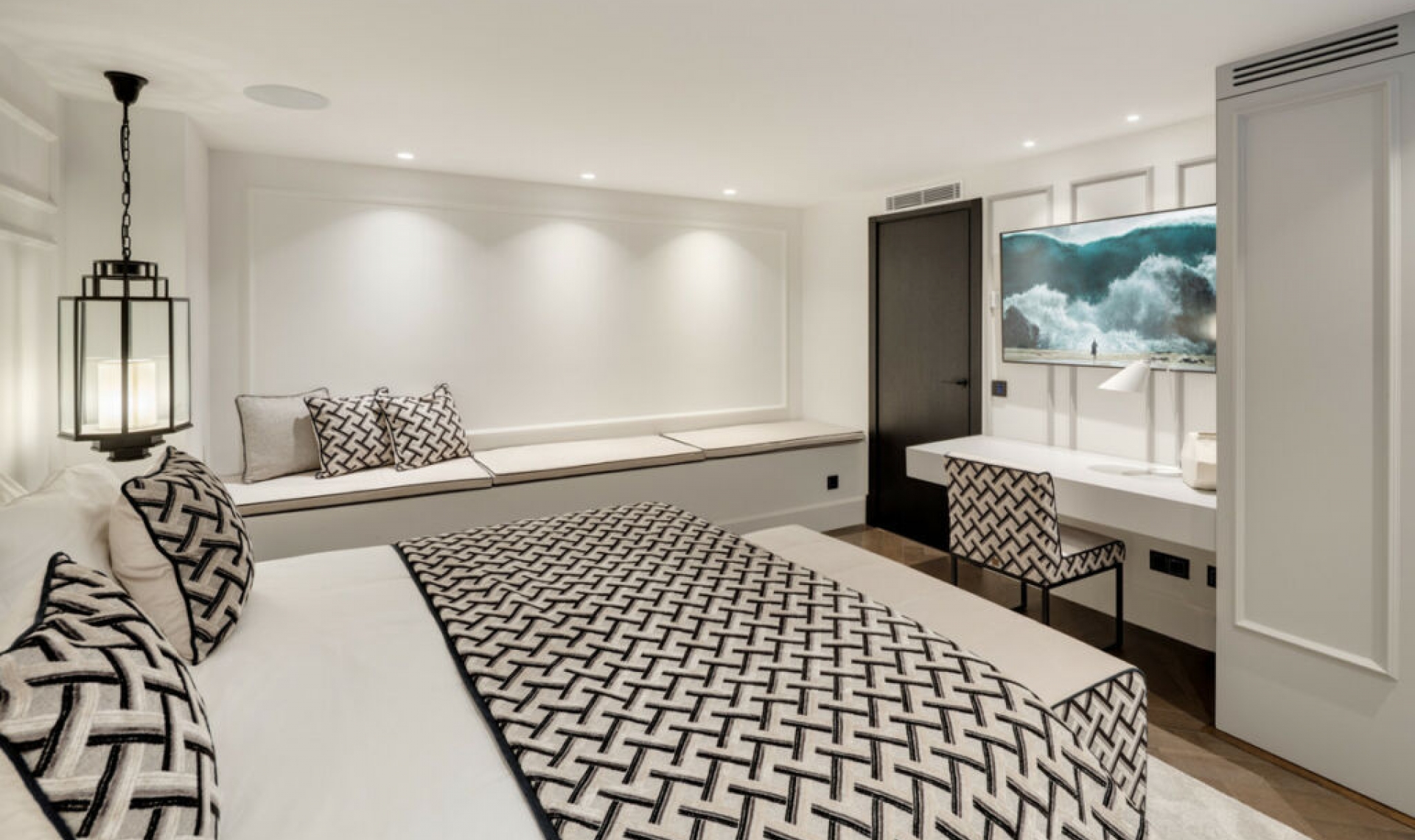 Resale - House -
Nueva Andalucía