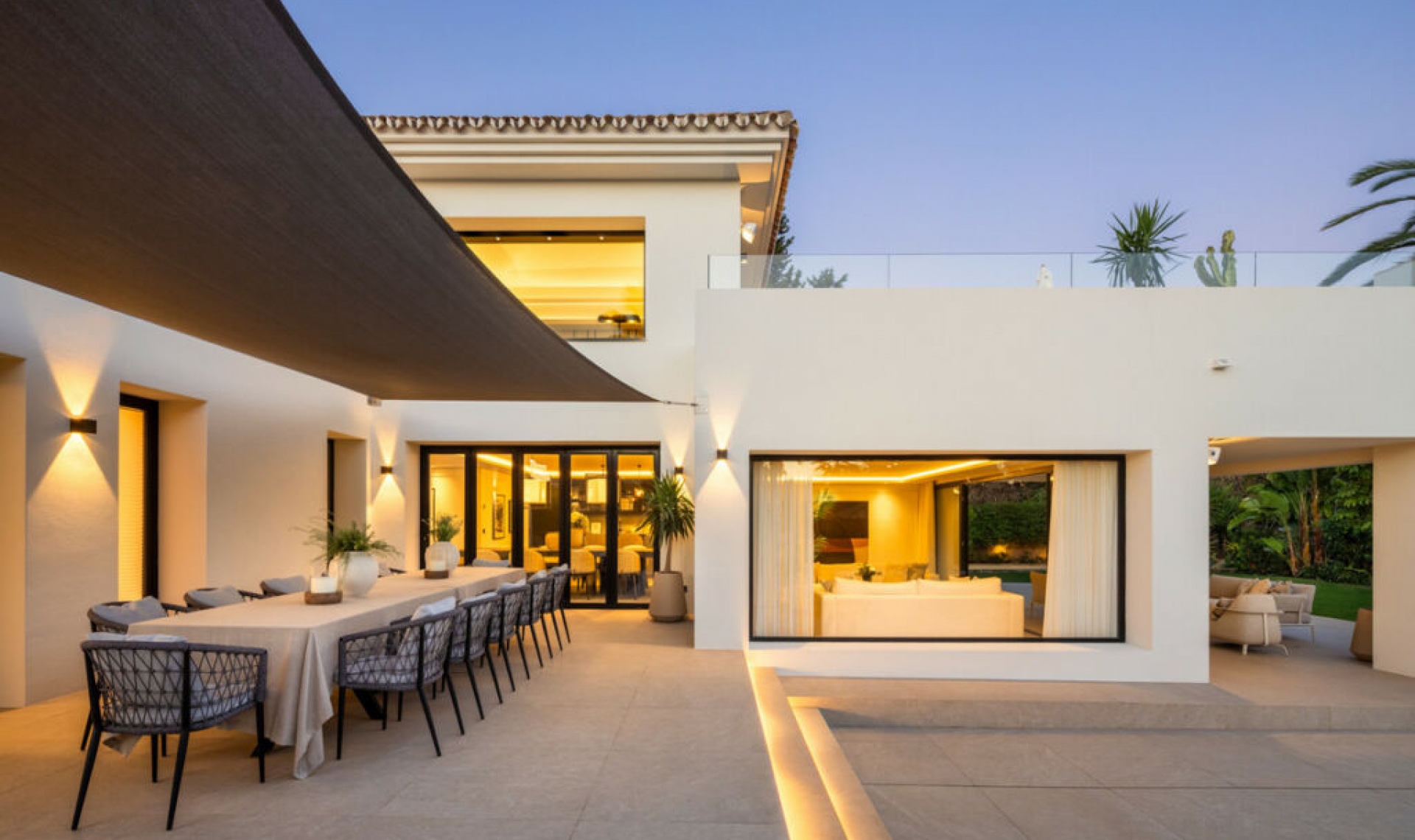 Resale - House -
Nueva Andalucía