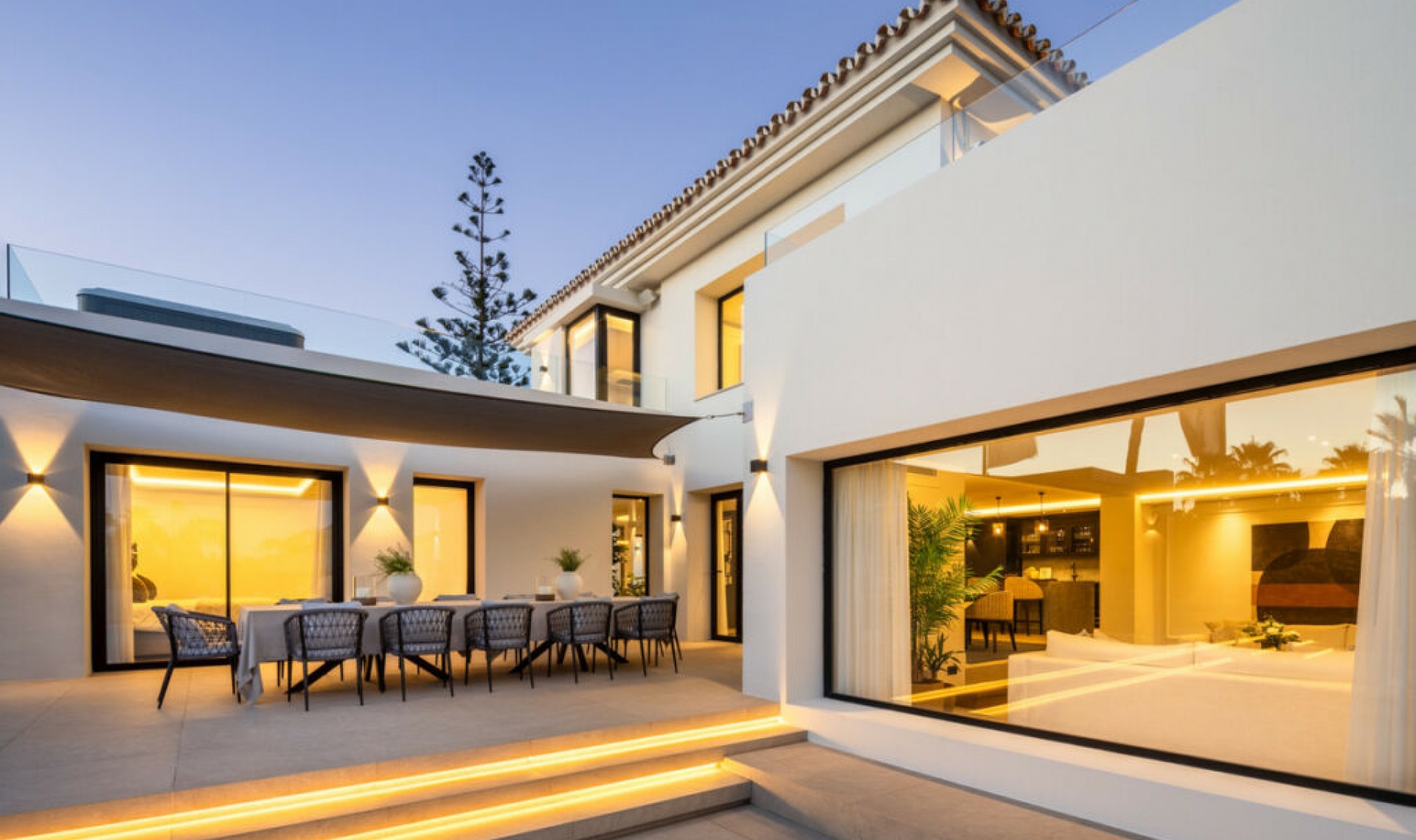 Resale - House -
Nueva Andalucía