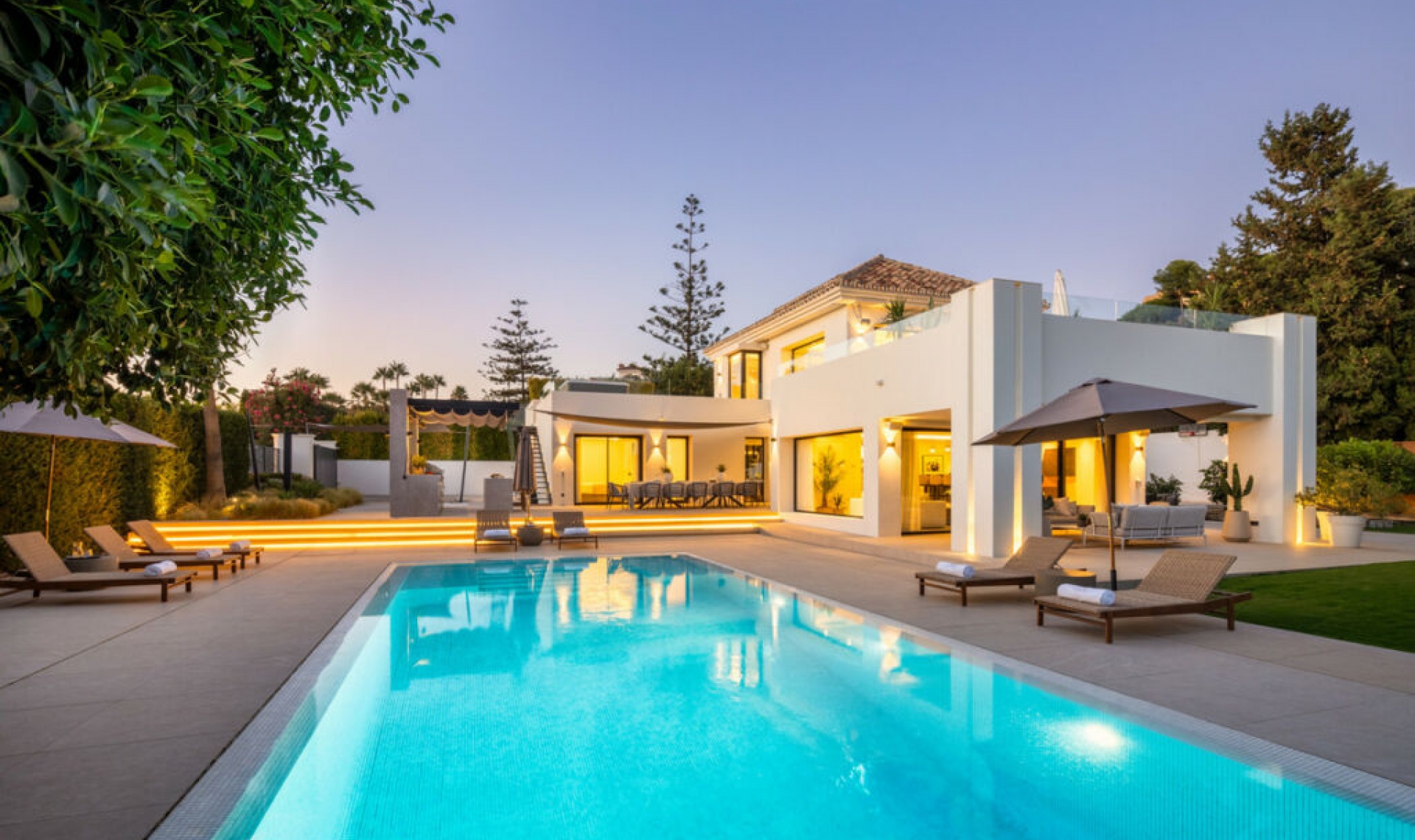 Resale - House -
Nueva Andalucía