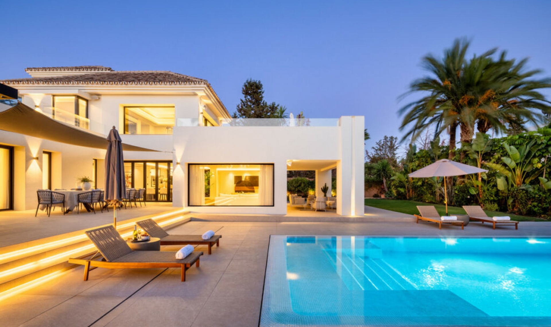 Resale - House -
Nueva Andalucía