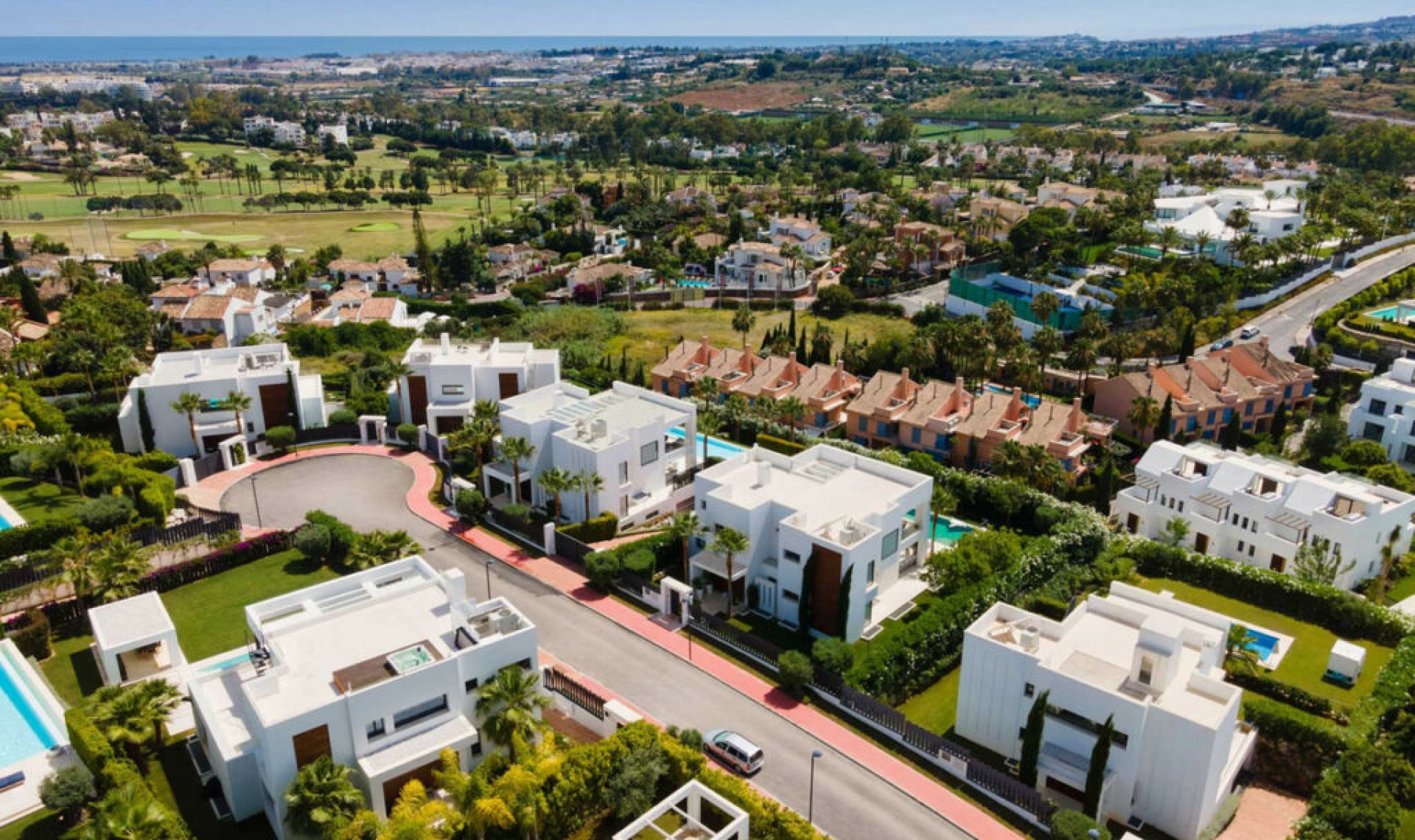 Resale - House -
Nueva Andalucía
