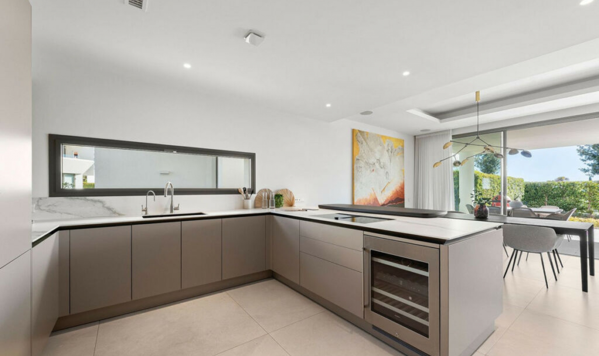 Resale - House -
Nueva Andalucía