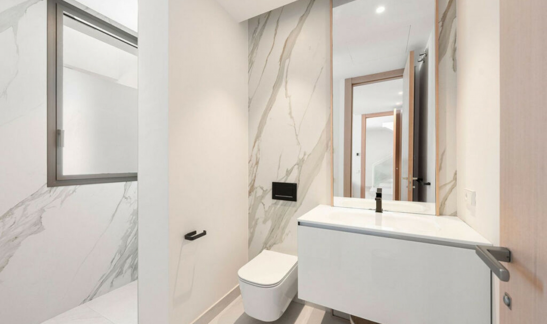 Resale - House -
Nueva Andalucía