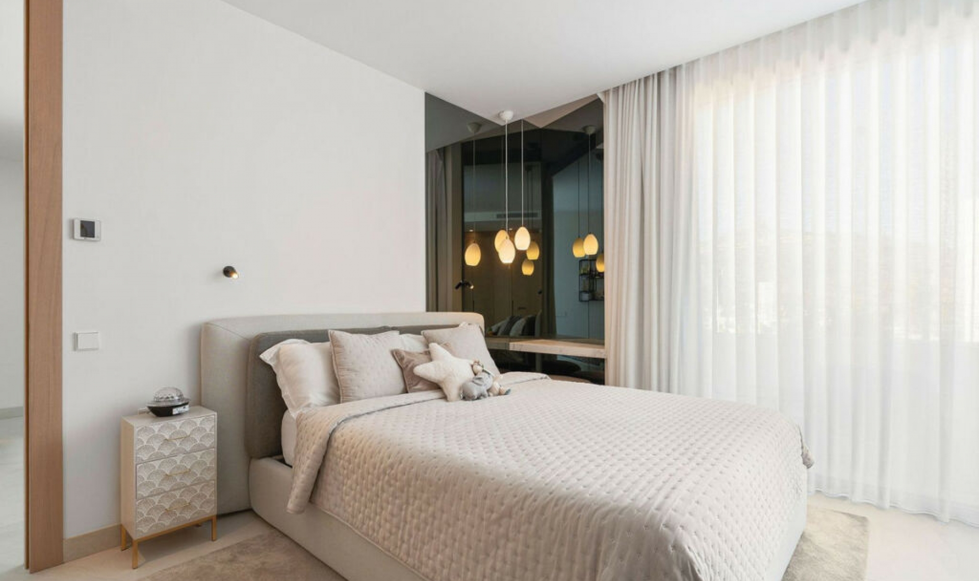 Resale - House -
Nueva Andalucía