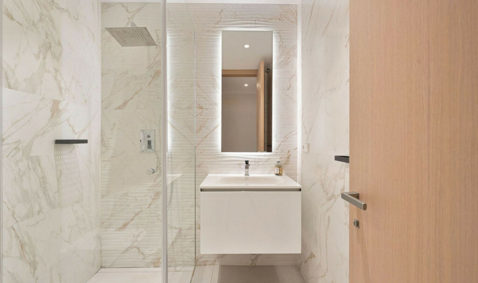 Resale - House -
Nueva Andalucía