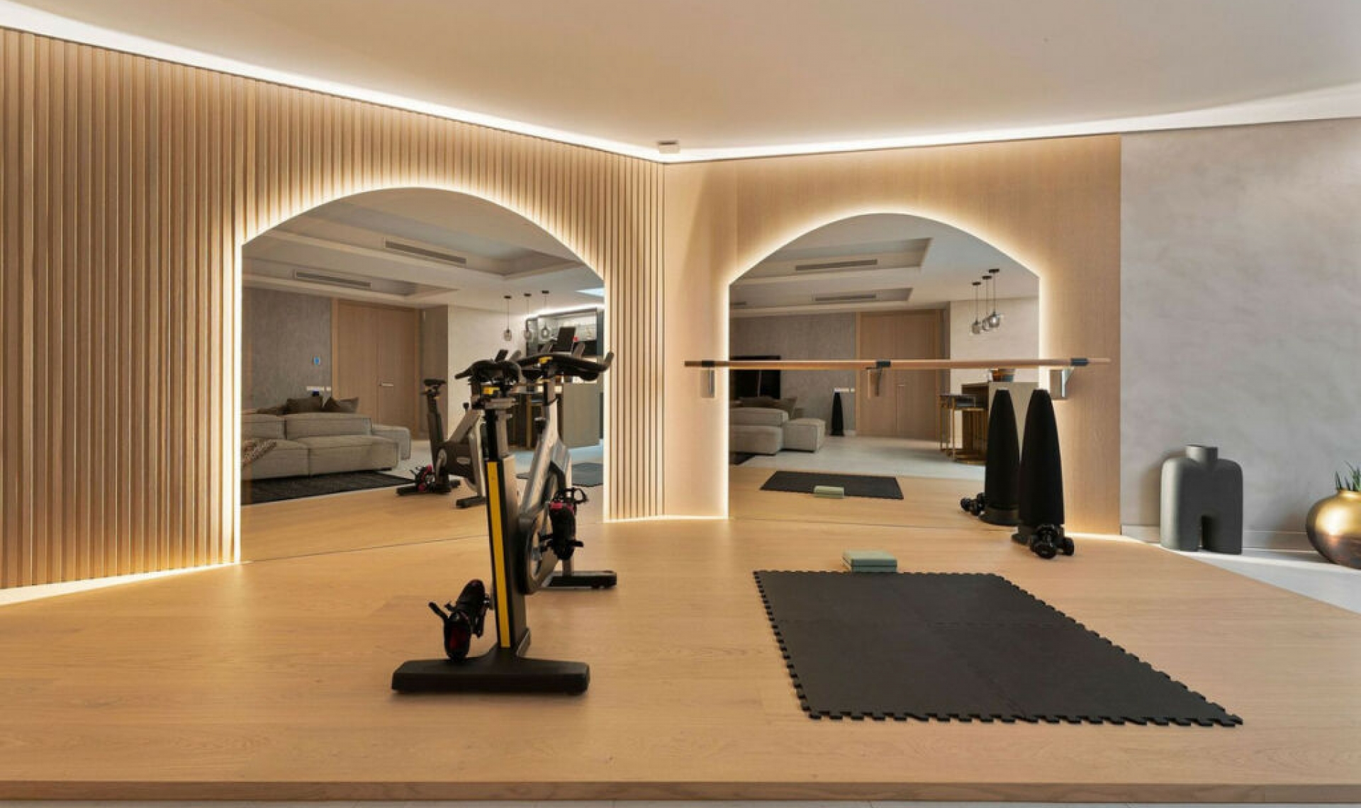 Resale - House -
Nueva Andalucía