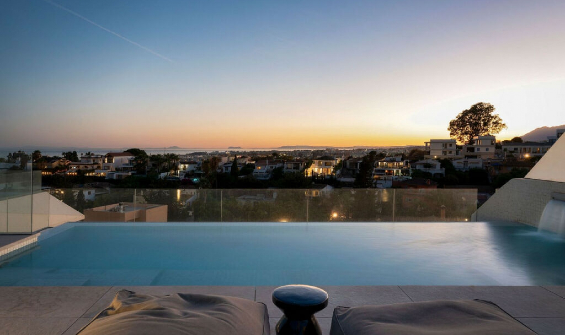 Resale - House -
Nueva Andalucía