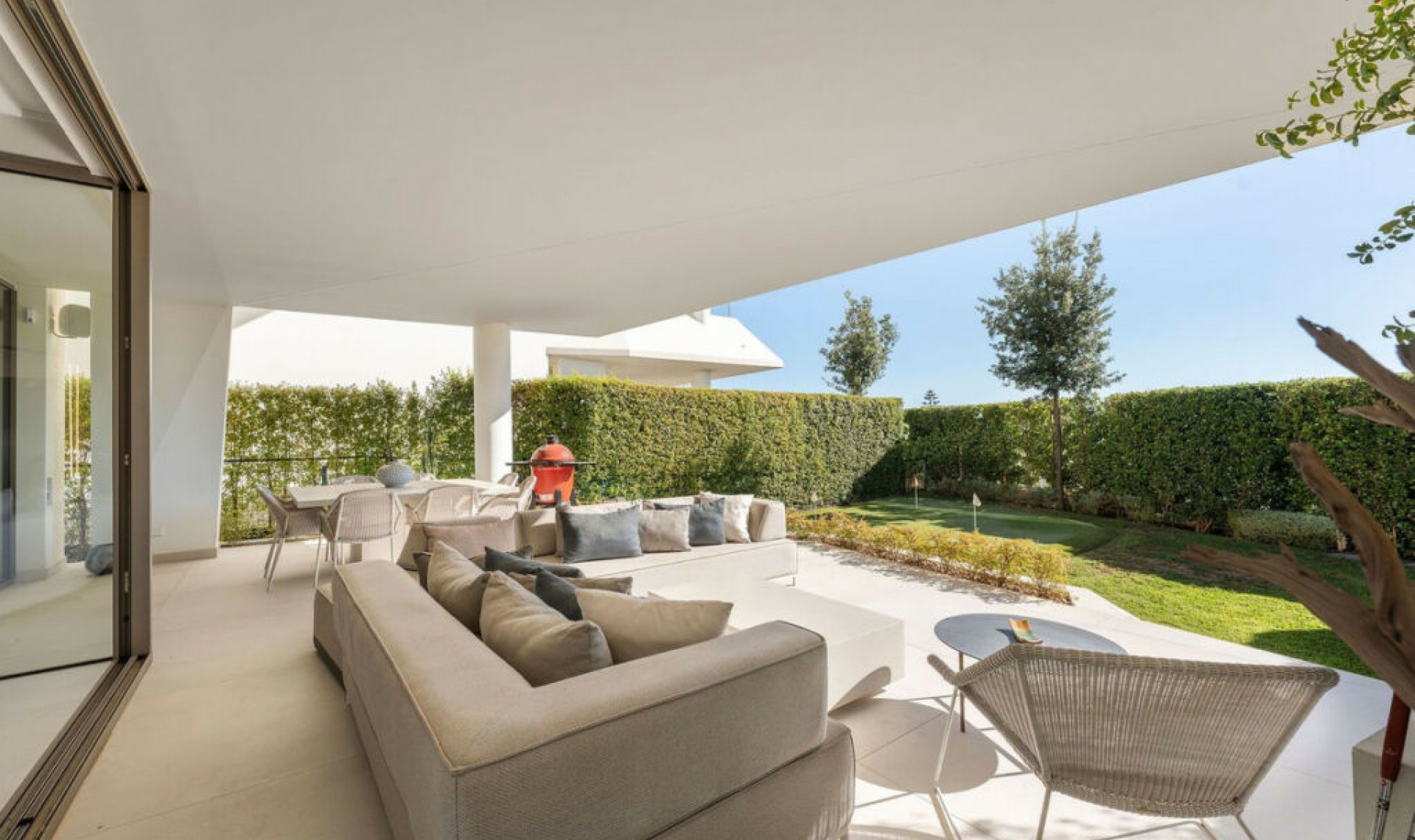 Resale - House -
Nueva Andalucía