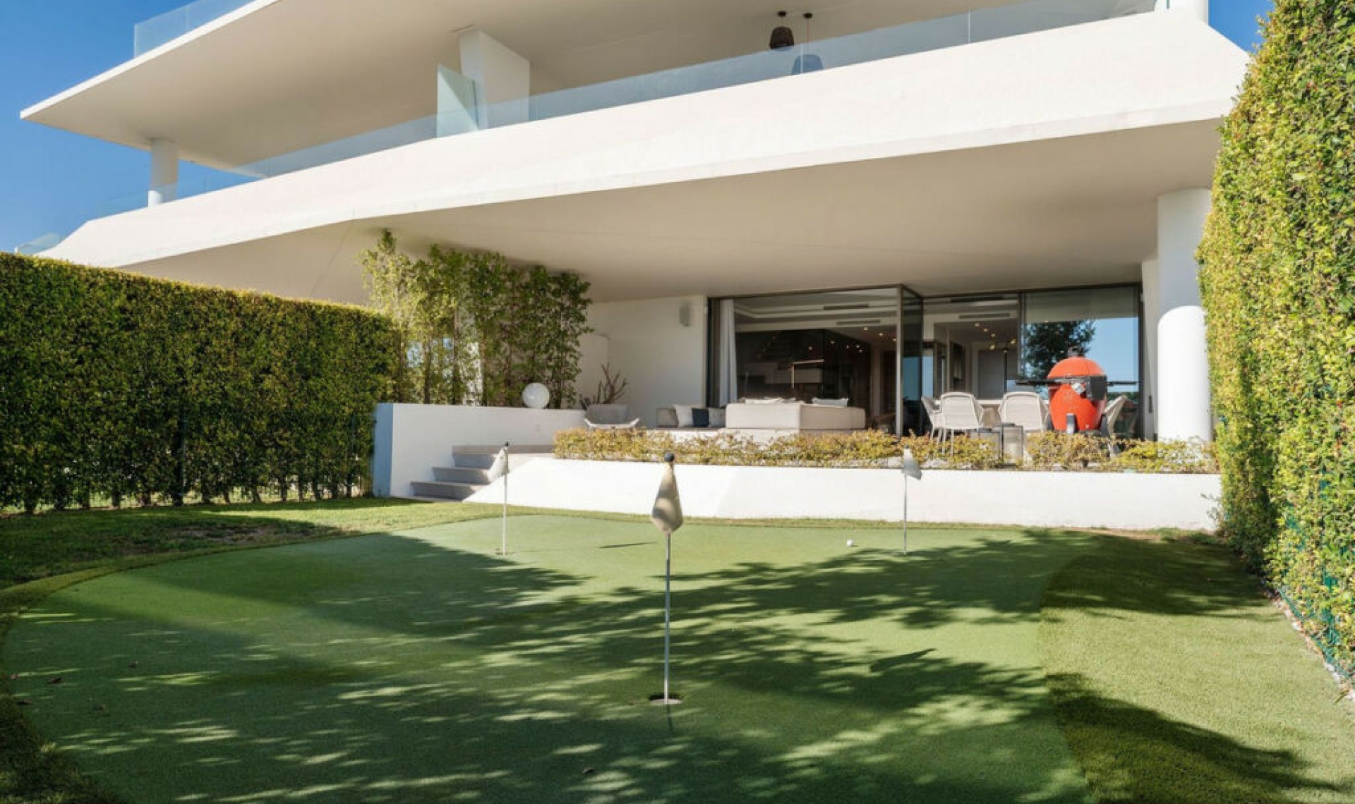 Resale - House -
Nueva Andalucía