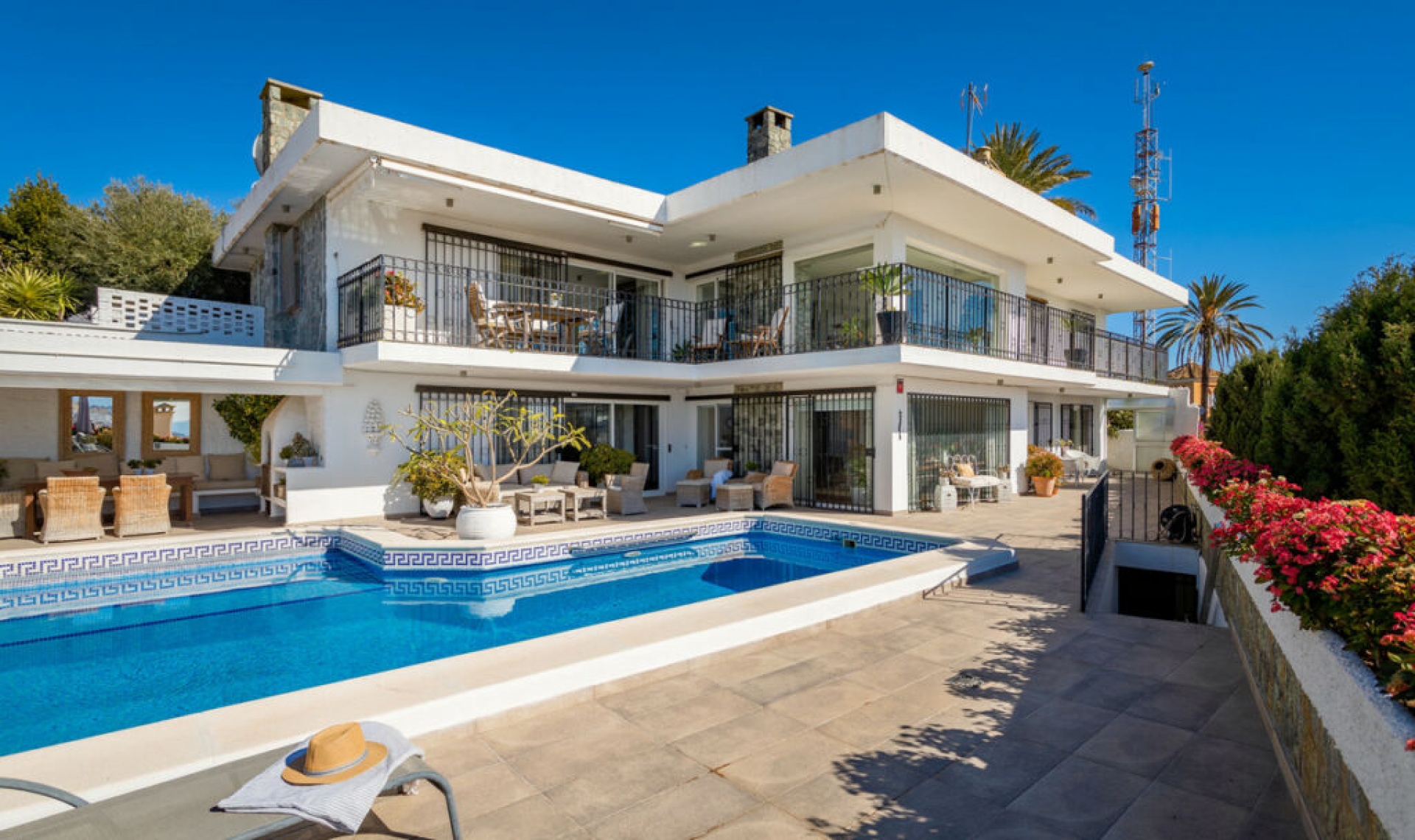 Resale - House -
Nueva Andalucía