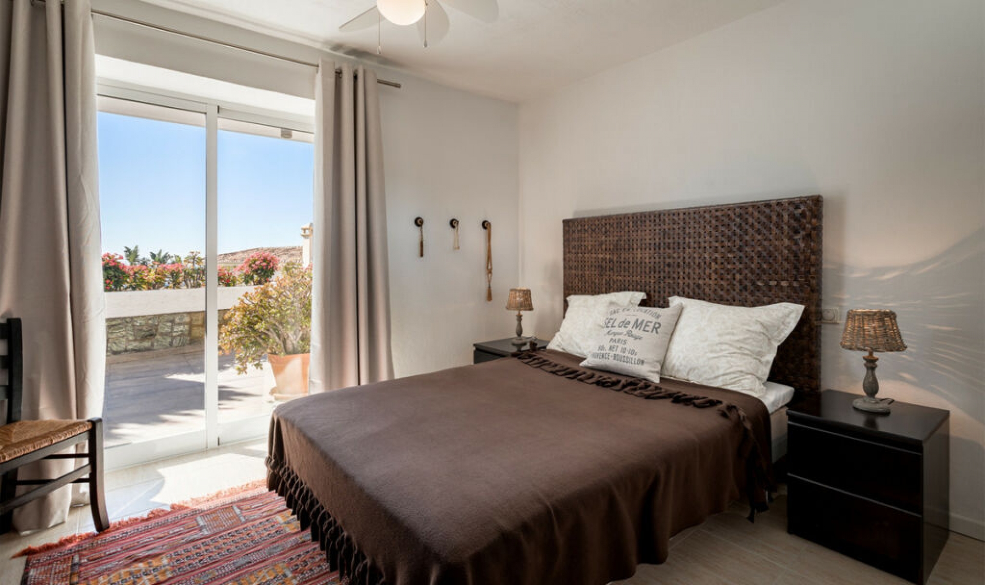 Resale - House -
Nueva Andalucía