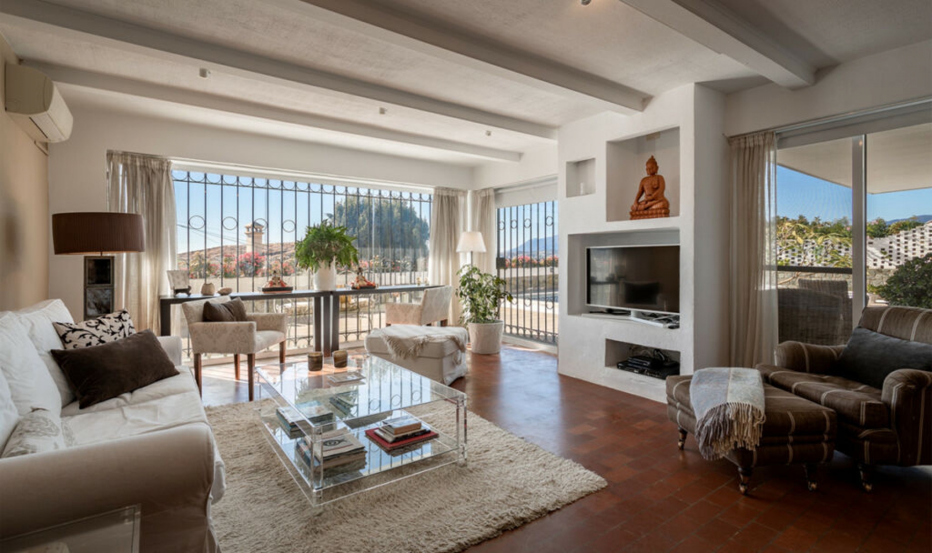 Resale - House -
Nueva Andalucía