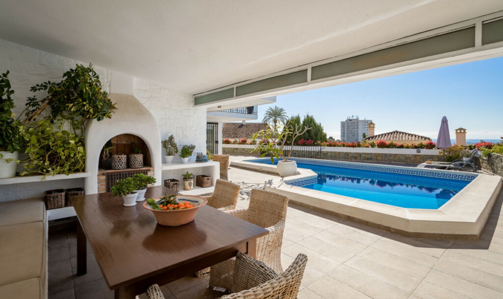 Resale - House -
Nueva Andalucía