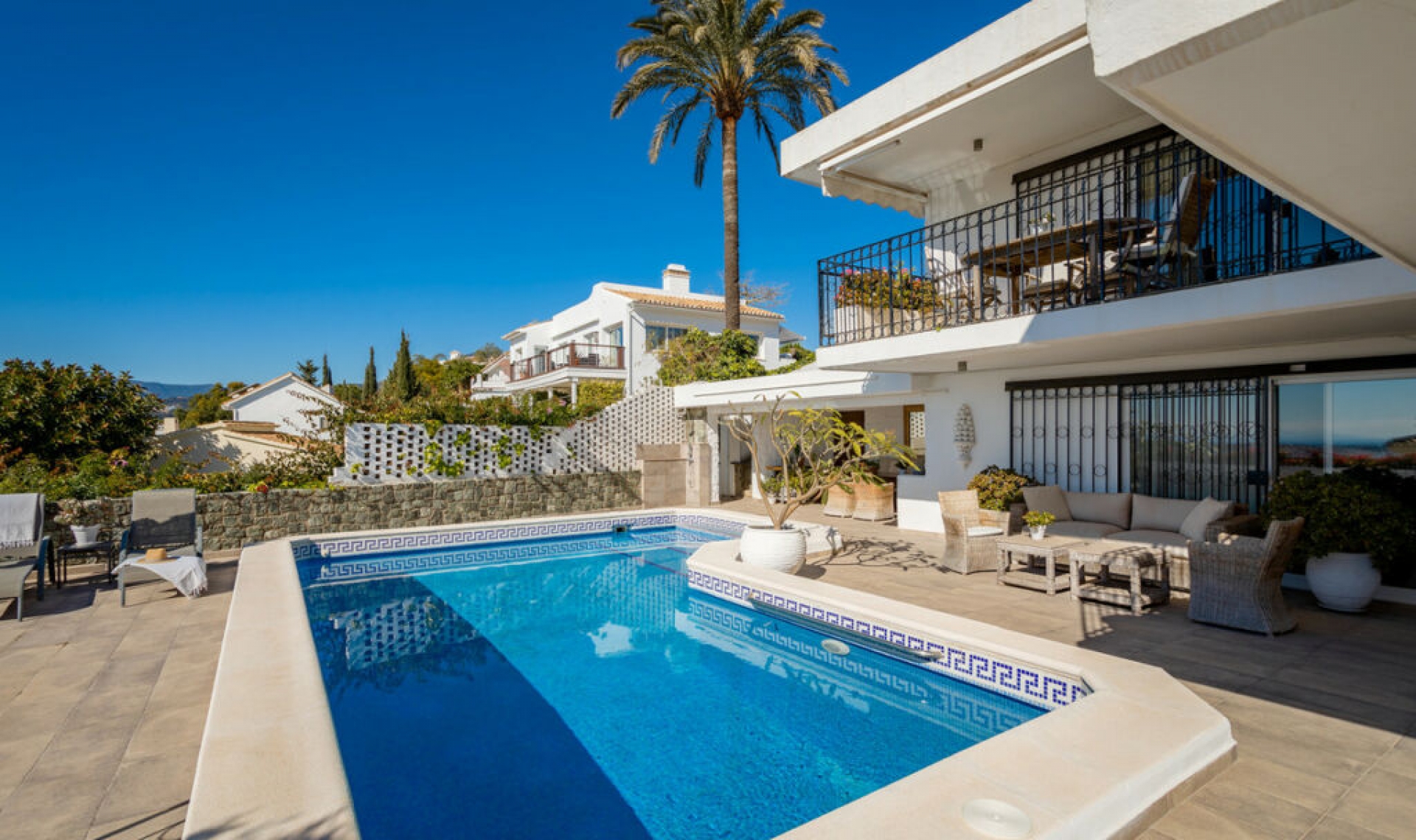 Resale - House -
Nueva Andalucía