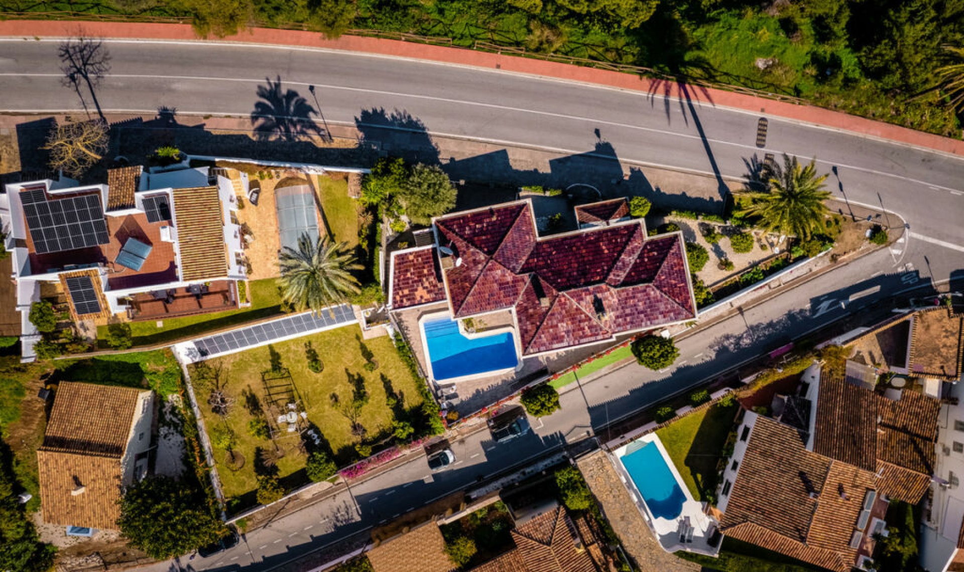 Resale - House -
Nueva Andalucía