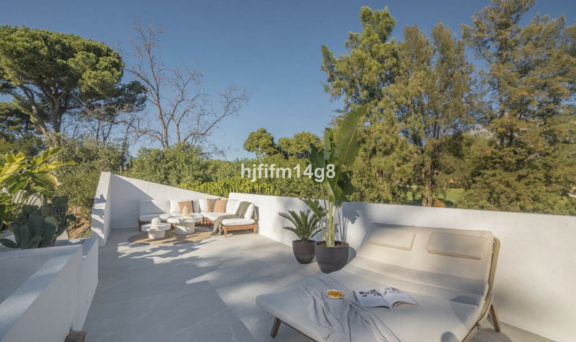 Resale - House -
Nueva Andalucía