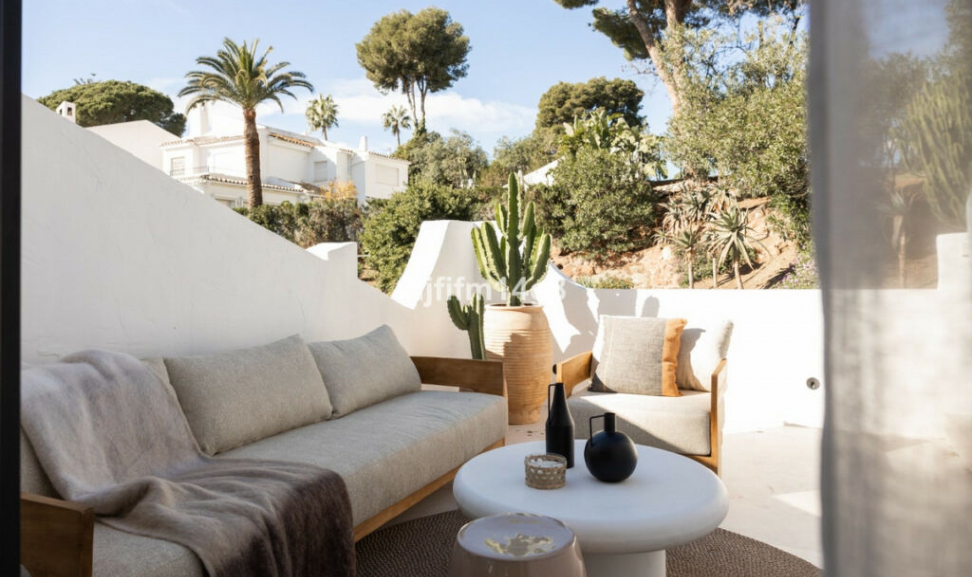 Resale - House -
Nueva Andalucía