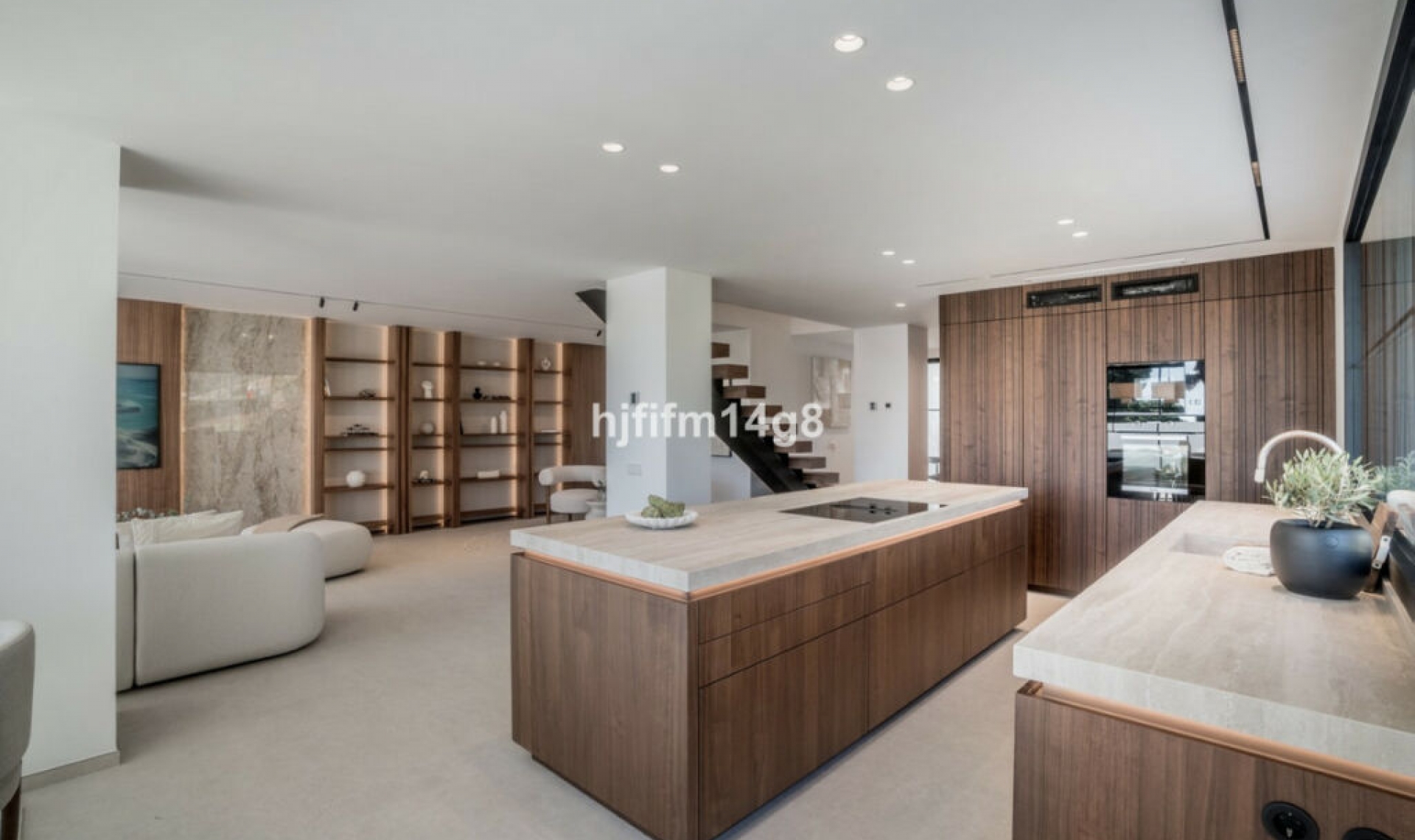 Resale - House -
Nueva Andalucía