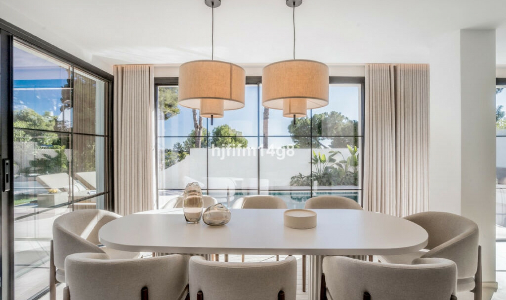 Resale - House -
Nueva Andalucía