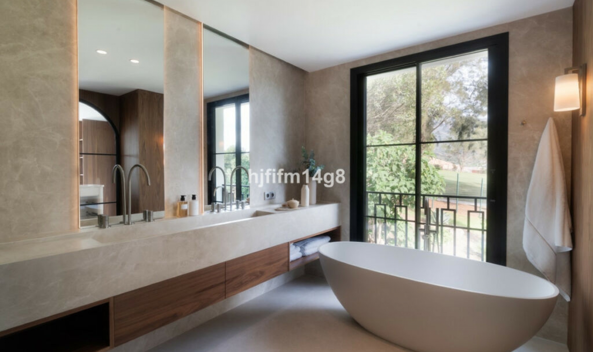 Resale - House -
Nueva Andalucía