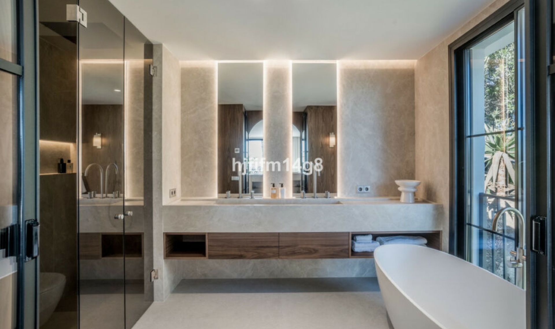 Resale - House -
Nueva Andalucía