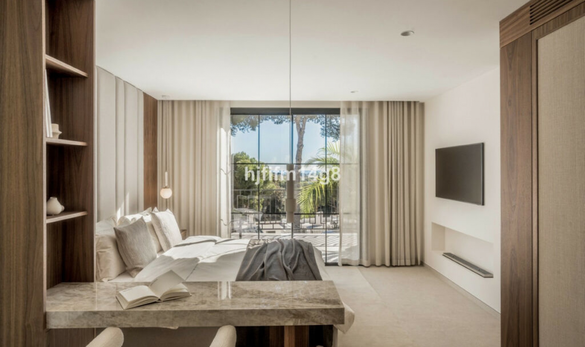 Resale - House -
Nueva Andalucía