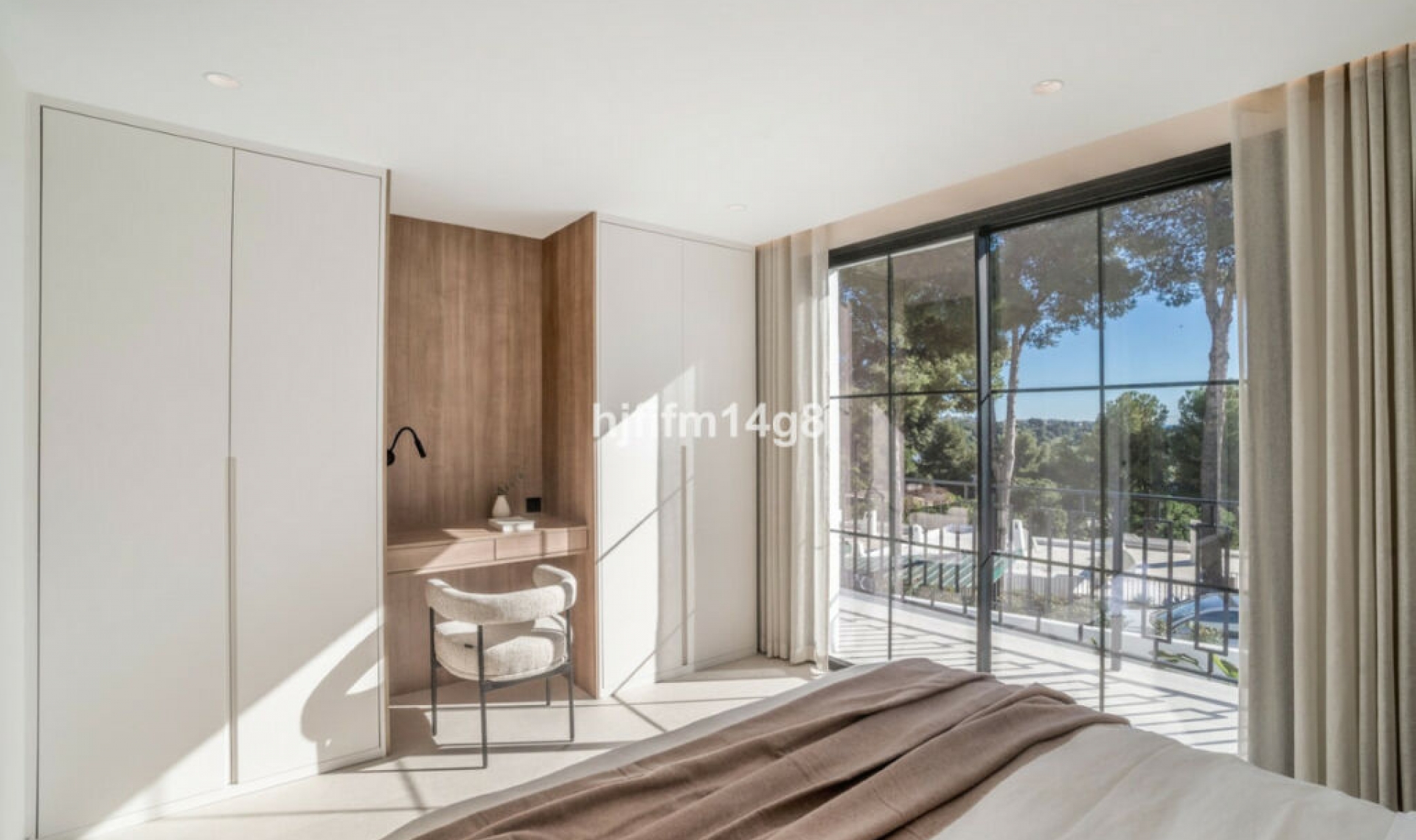 Resale - House -
Nueva Andalucía